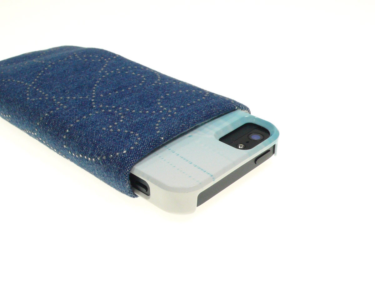 denim iPhone sleeve, fits iPhone 5, 4, 4s, pouch, cell phone case, cover, blue, silver hearts, handmade, cellphone cozy