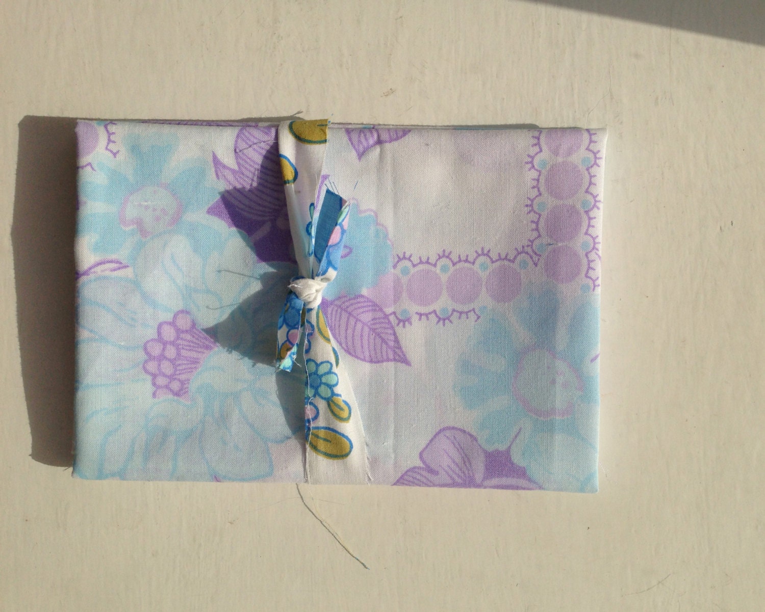 PASTEL lilac & blue floral fabric 60s - 55cm x 45cm - vintage - cute