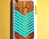 Ipod Touch 4 Case - Geometric Arrow on wood print Ipod 4G Touch Case, 4th Gen Ipod Touch Cases