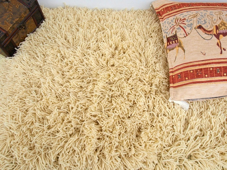 Free shipping Handmade rectangular long-haired rug - 41.5 x 28 inches