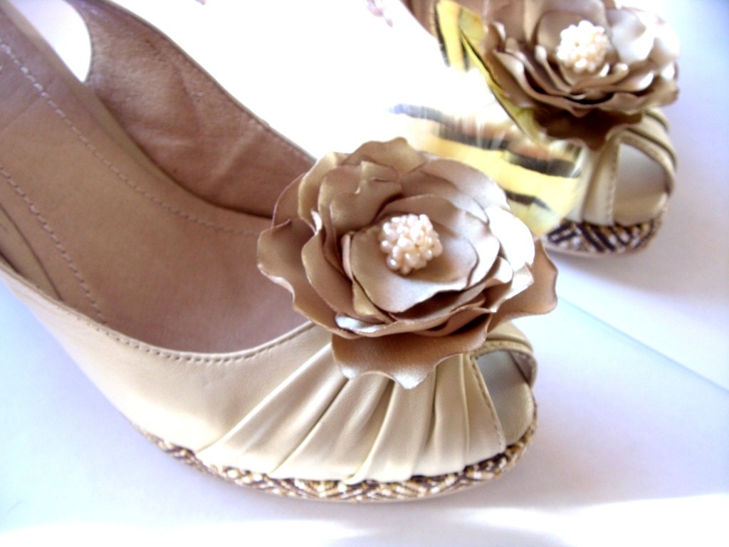 Shoe Clips, Golden flowers, Silk Flower , Handwork , Accessories for women , Shoe Accessories