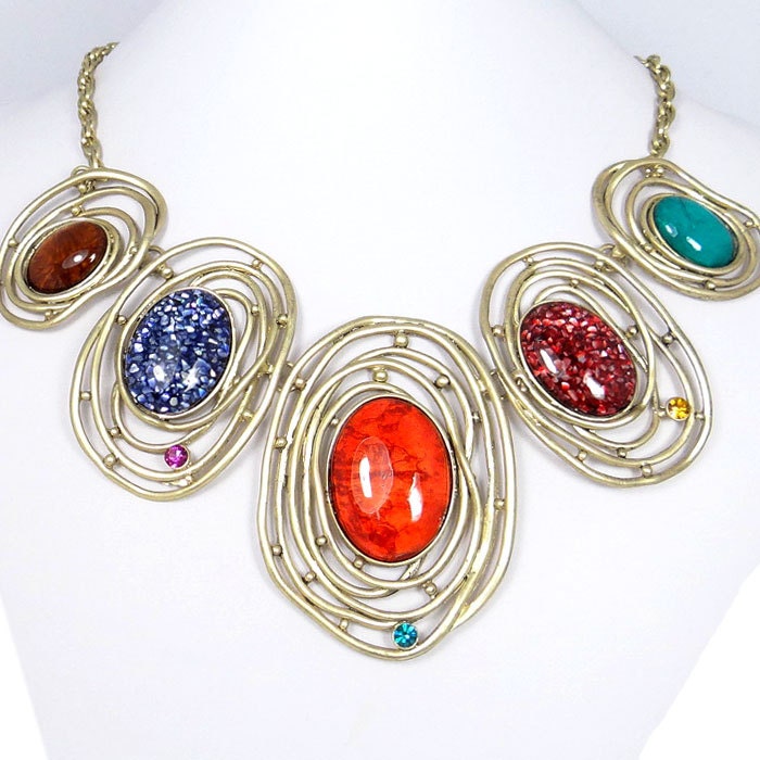 Vintage Style Multi Oval Rhinestone Stone Necklace Pendant, Crystal Bib Statement Necklace, Cluster Chunky Gold Tone Necklace-126977382