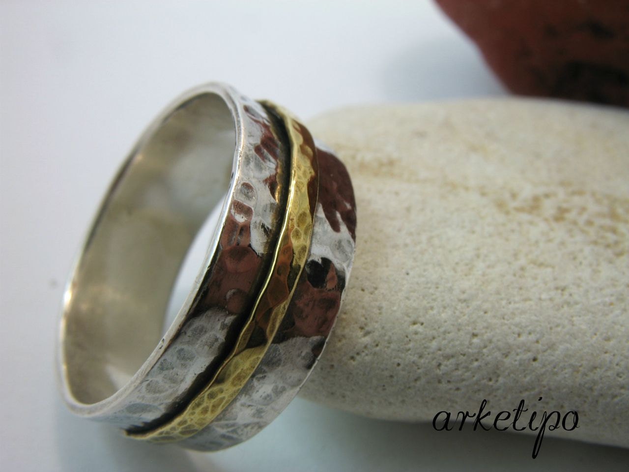 Handmade, hammered Ring of sterling silver and brass for men / women (unisex)