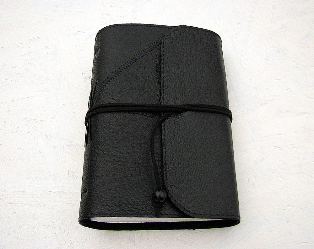 Black leather journal, sketchbook, diary, travel journal, blank paper, 240 pages