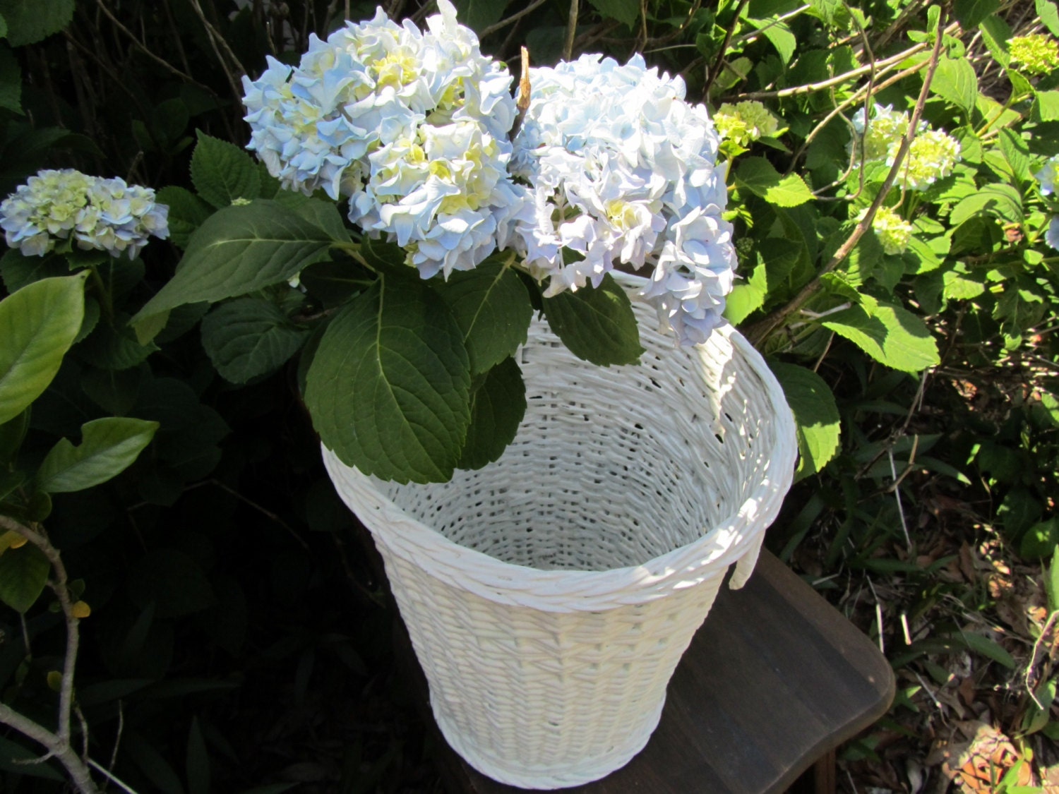 Vintage wicker basket, white wicker, Victorian wicker ,vintage waste basket, white wicker basket