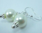 Classic Cream Pearl Drop Earrings, Wedding, Bride, bridesmaids jewelry Silver fishook earrings