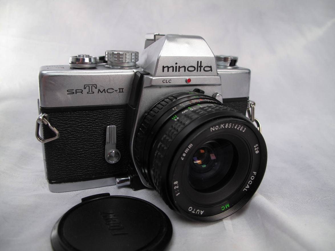 35mm slr Camera / Film / Minolta SrT Mc II / SHARP WIDE Angle Lens 28mm 2.8 MInt / Tested Serviced