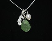 Kelly Green Sea Glass and Seahorse Cluster Pendant