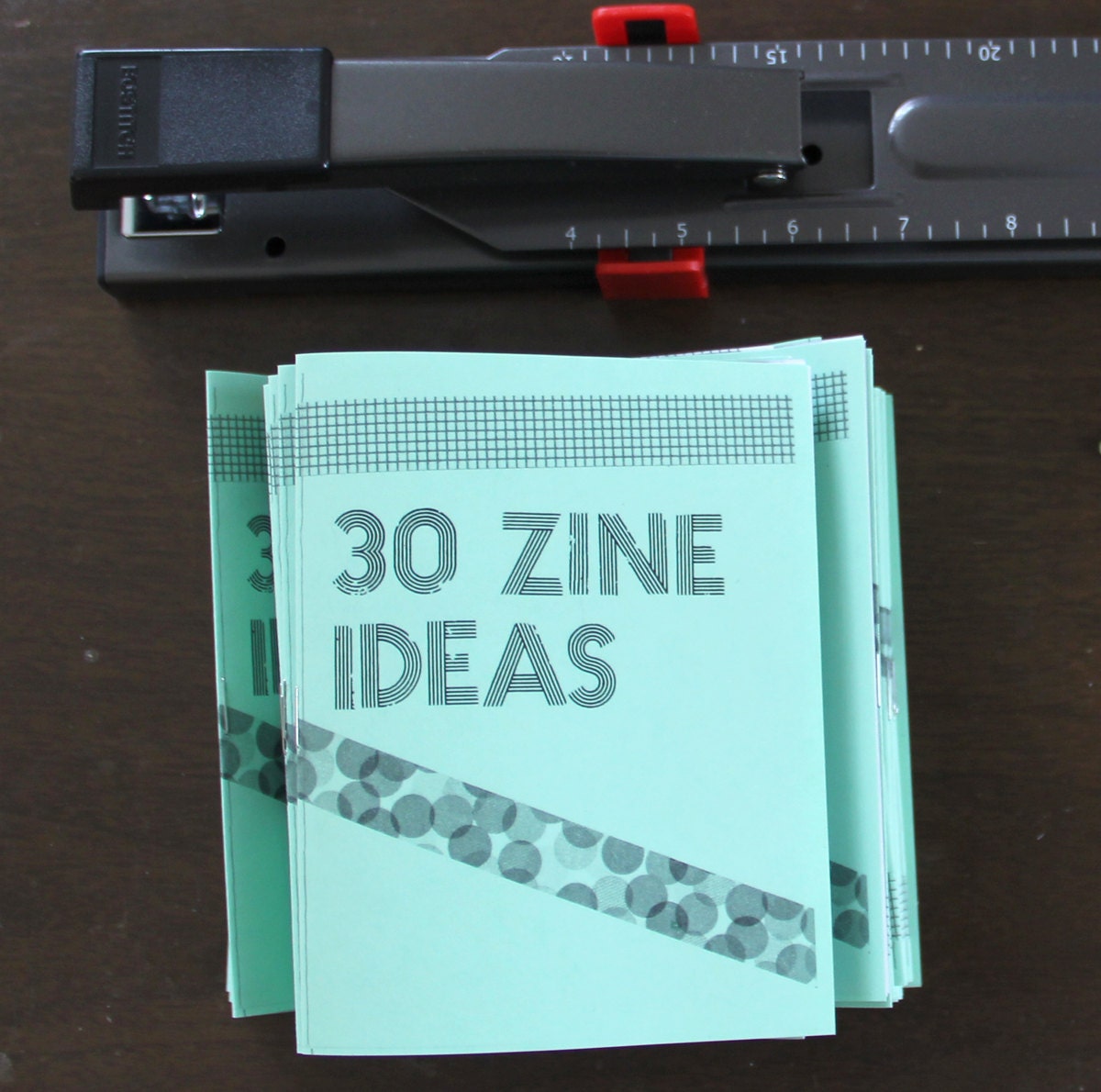 30 zine ideas -- how to make a zine zine