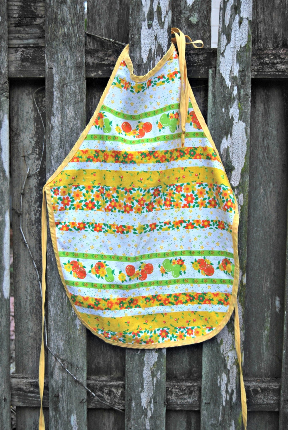 Women's Vintage Apron with Yellow, Green and Orange Fruit