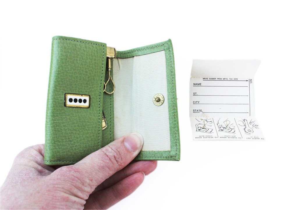 Leaf Green Positive Lock Key Kaddy by Rolfs- Cowhide Leather with Goldtone Squares- Vintage 1960s