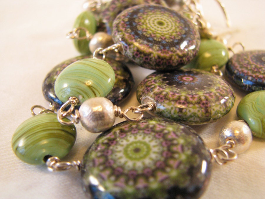 Green Patterned Discs Necklace and Earring Set