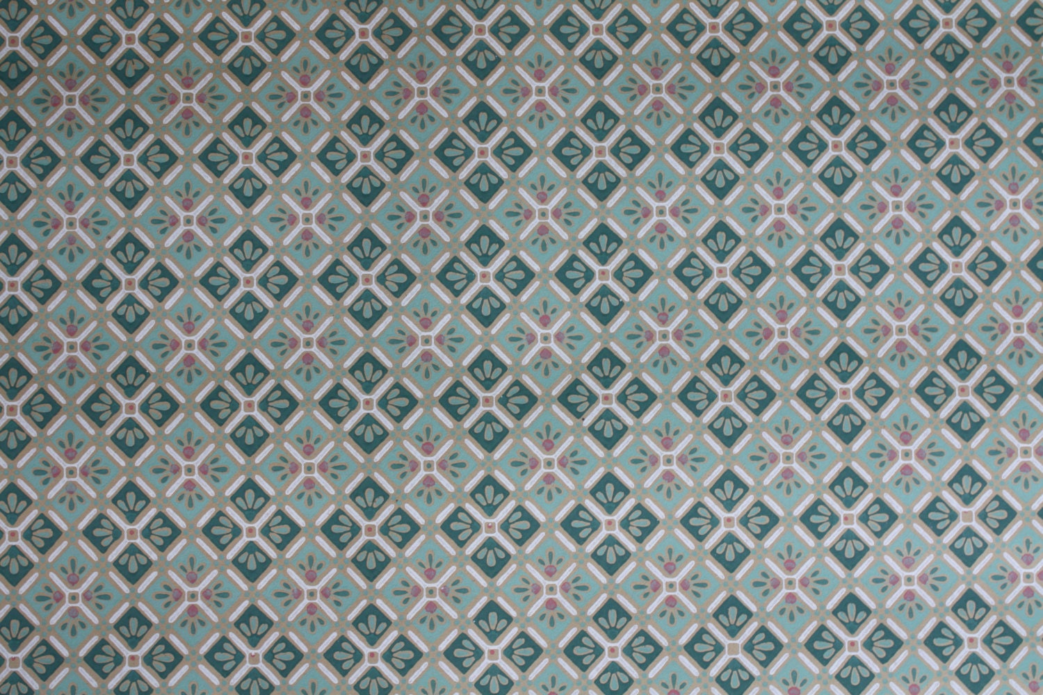 1940's Vintage Wallpaper pink and green geometric pattern