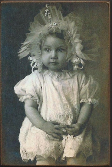 Wood Magnet Little Girl 1800s Vintage Fashion Photo Print 42