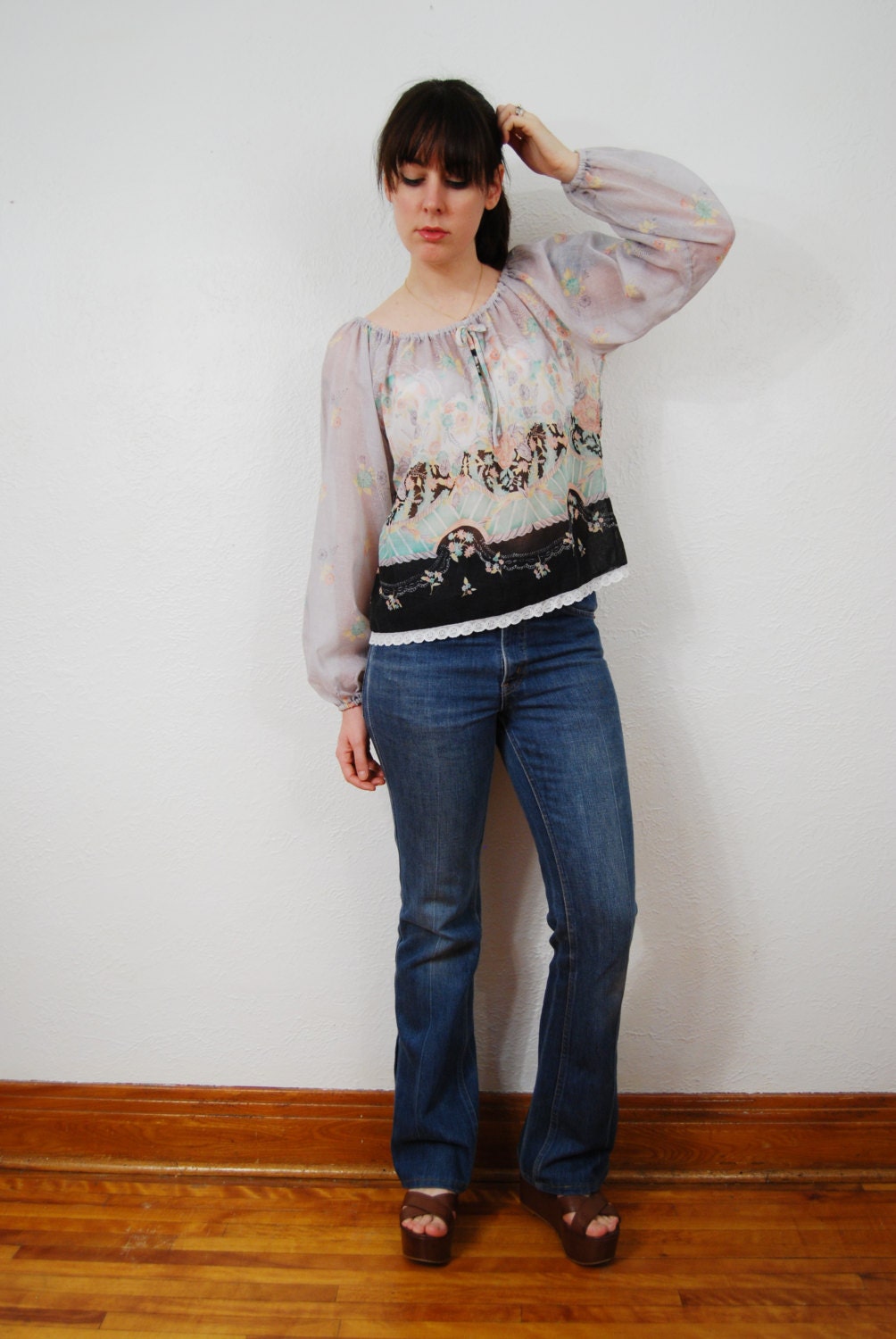 vintage 1970s / gauze / floral / loose / lace / blouse / hippie / boho chic / M-L