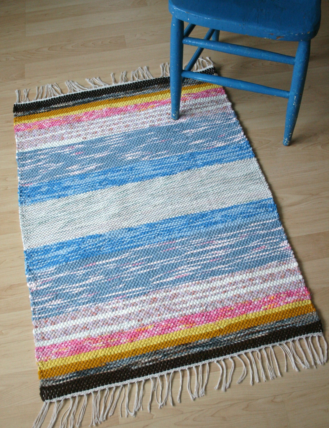 WONDERFUL WORLD -- Hand-woven rug in mixed colors