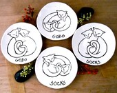ONE Personalized Cat Dish - Custom Name Kitty Treat Plate - Handmade To Order Feline Family Small Pet Food Bowl - Cat Lover Gift