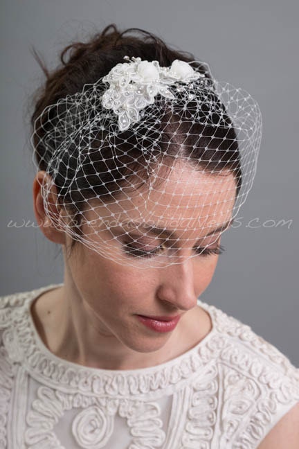 Bridal Veil Set, Ivory Mini Birdcage Veil with Ivory Lace Head Piece, Wedding Veil and Birdcage Fascinator