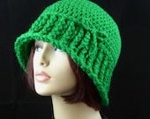 Kelly Green Flapper Cloche in Wool Blend - Hand Crocheted