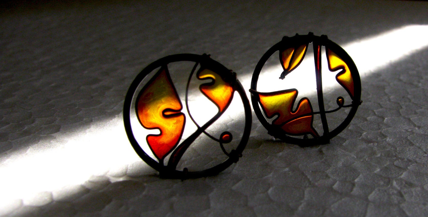 Fall Leaf Earrings. Dark Copper Earrings in Amber Colors. Dangle Earrings. Circle Earrings. Autumn Leaves.