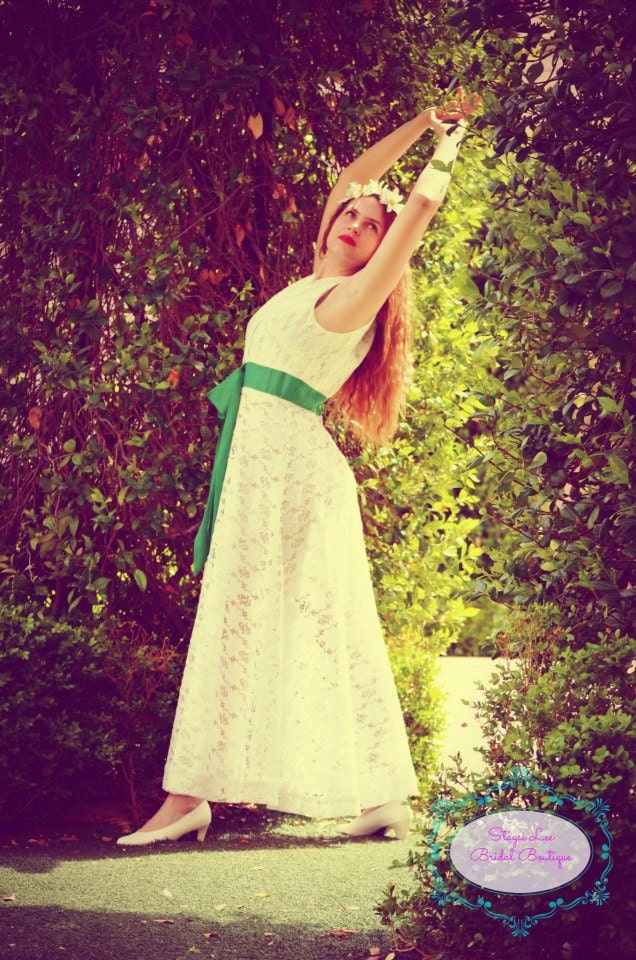 60s Vintage Wedding Dress with White Lace and Emerald Green Sash and Bow - Medium Large