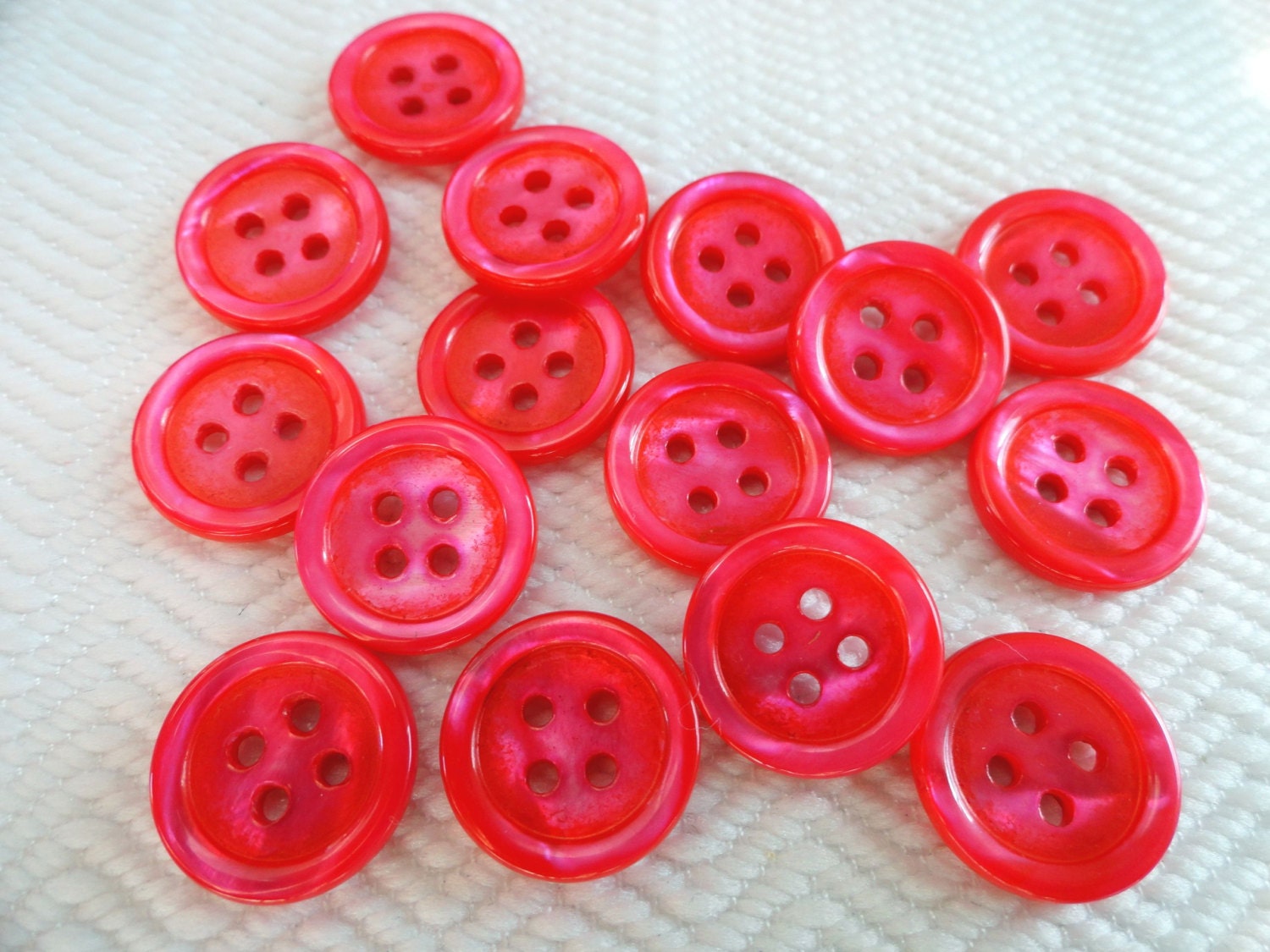 Ultra Pink Pearl Vintage Buttons -Antique Mother of Pearl Buttons in Hot Pink