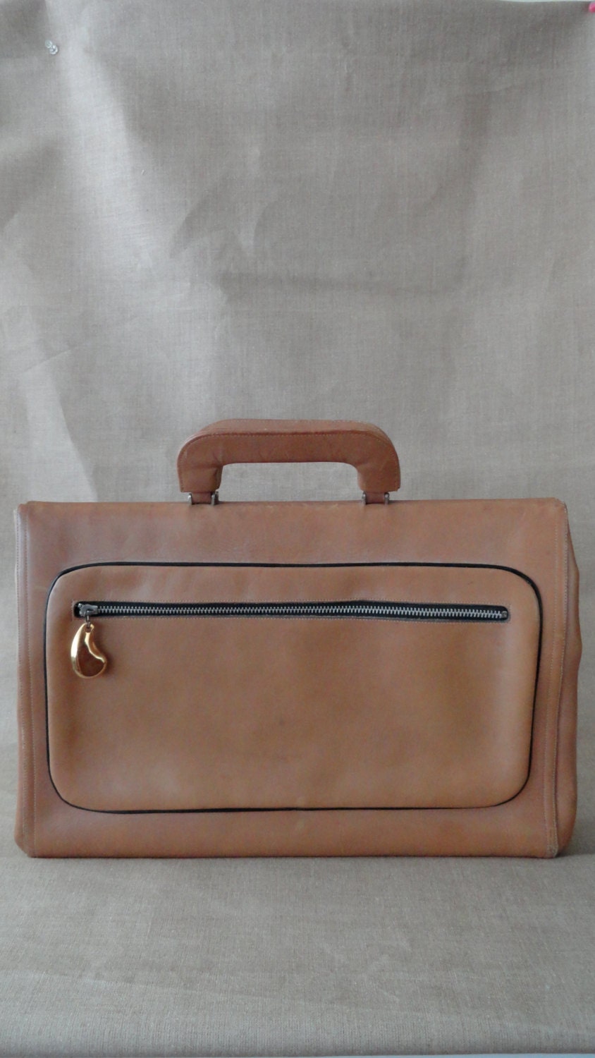 Authentic RARE Vintage 1950s GUILD CREATIONS Large Tan Leather Handbag Purse Laptop Briefcase With Zipper Pouch 