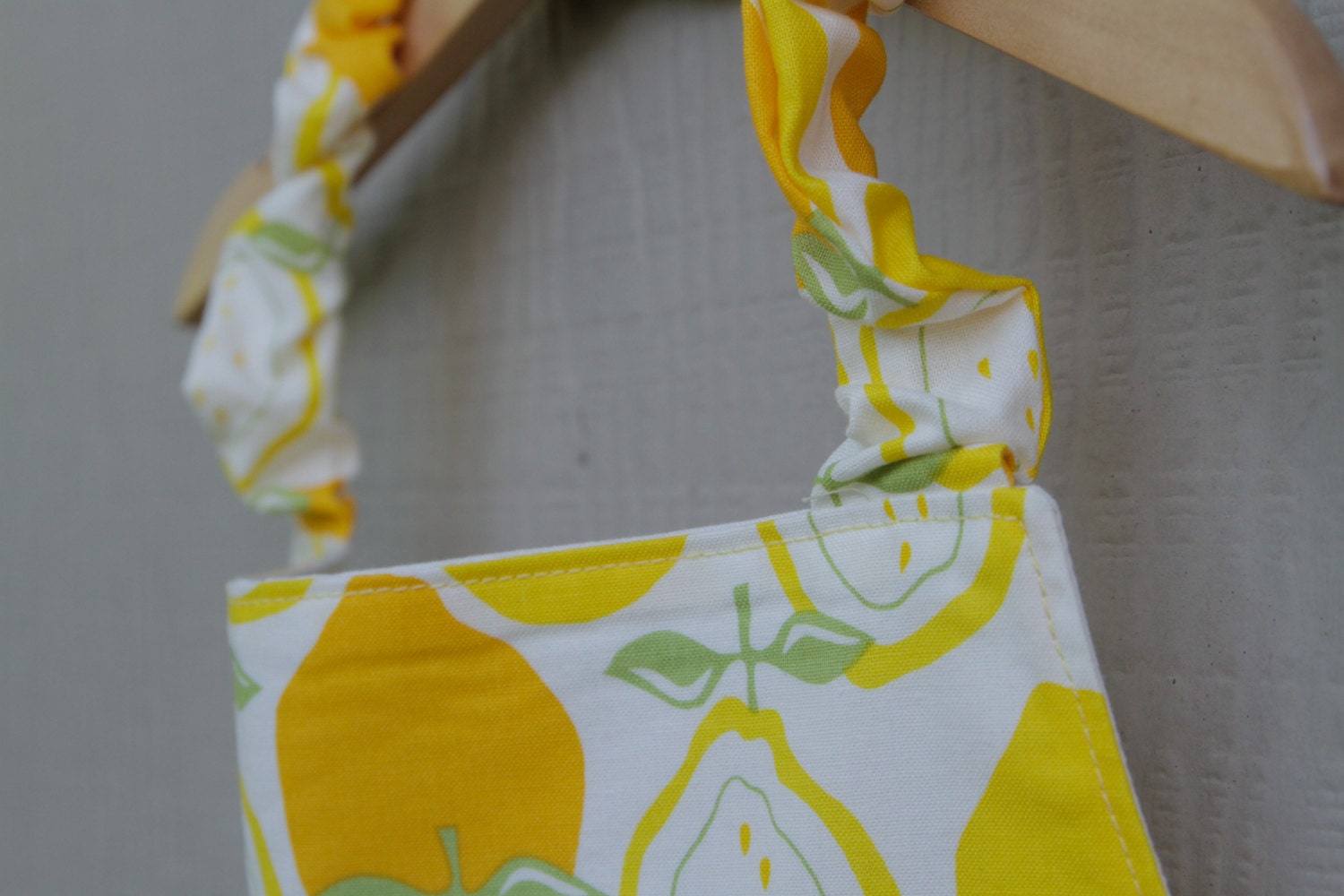 APRON -  Lemons