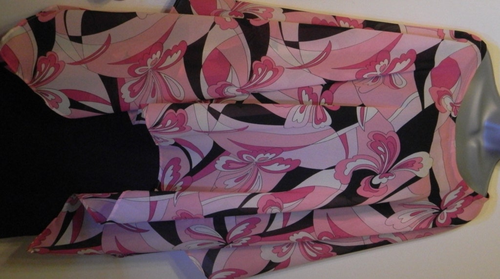 Poncho - Shades of Pink Swirly Mod Print on Georgette