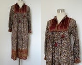 Indian Cotton Dress / 1970s Boho Floral Festival Dress / Gypsy (S M L)
