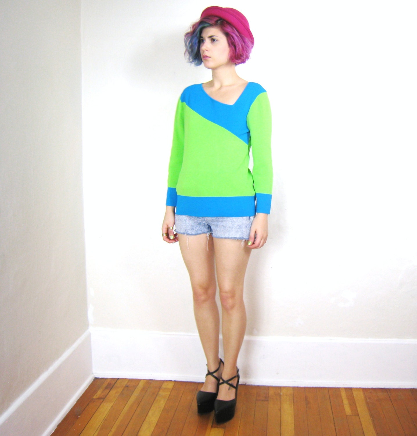 S A L E 90s Fun Blue Green Color Block Sweater (M/L)