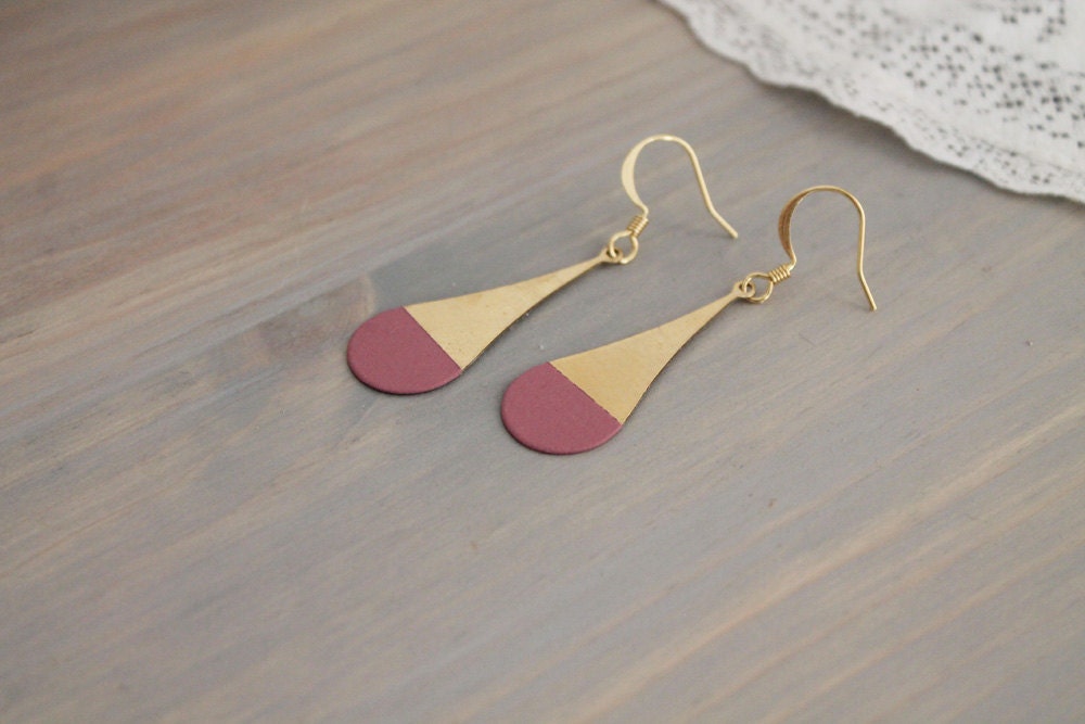 Mauve Color Dipped Rounded Brass Dangle Earrings
