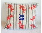 One of a kind Wixárika/Huichol hand-embroidered wool pillow with red chickens (( Mexchic & Tawexikta Embroidery Project )
