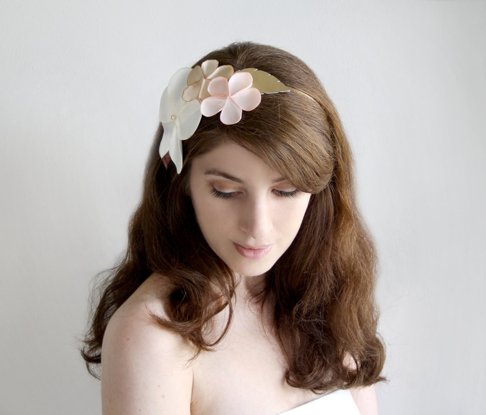 Bridal hair accessory, Romantic wedding Flower Headband, wedding flowers hair accessories, Vintage inspired bride