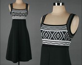 vintage 1970s dress . black silver . kilim print . sun dress . 3321