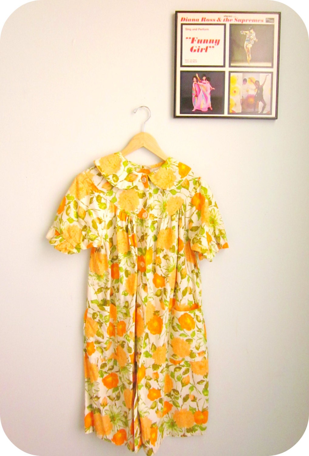 1960s floral day dress CHRYSANTHEMUM ruffled summer dress peter pan collar - size m - l - made in usa