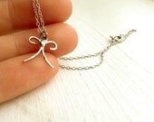 Tiny Bow Necklace / Vintage Choker / Silver Tone / Delicate