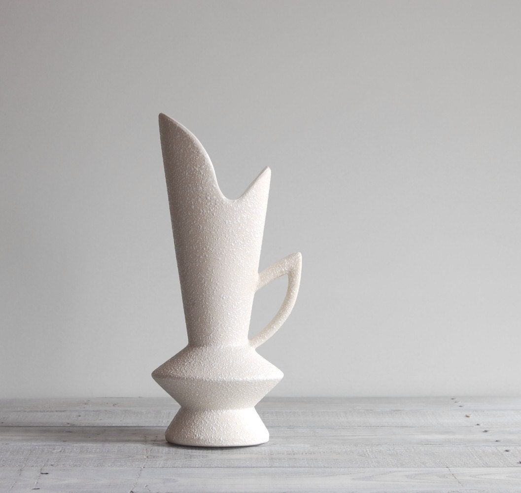 California Originals Pottery / Large Modern Ewer Vase / Textured White Speckle - reclaimer