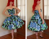 STUNNING 1950's Style Huge Royal Blue Roses Print Taffeta New Look Strapless Party Dress w Ruched Bodice - Built-In Crinoline - VLV - Size L