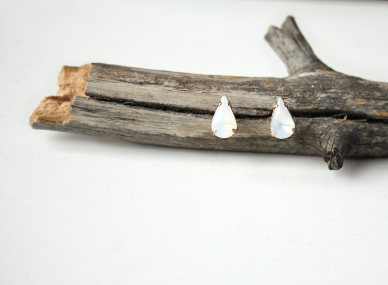 The Milky Drop stud earrings