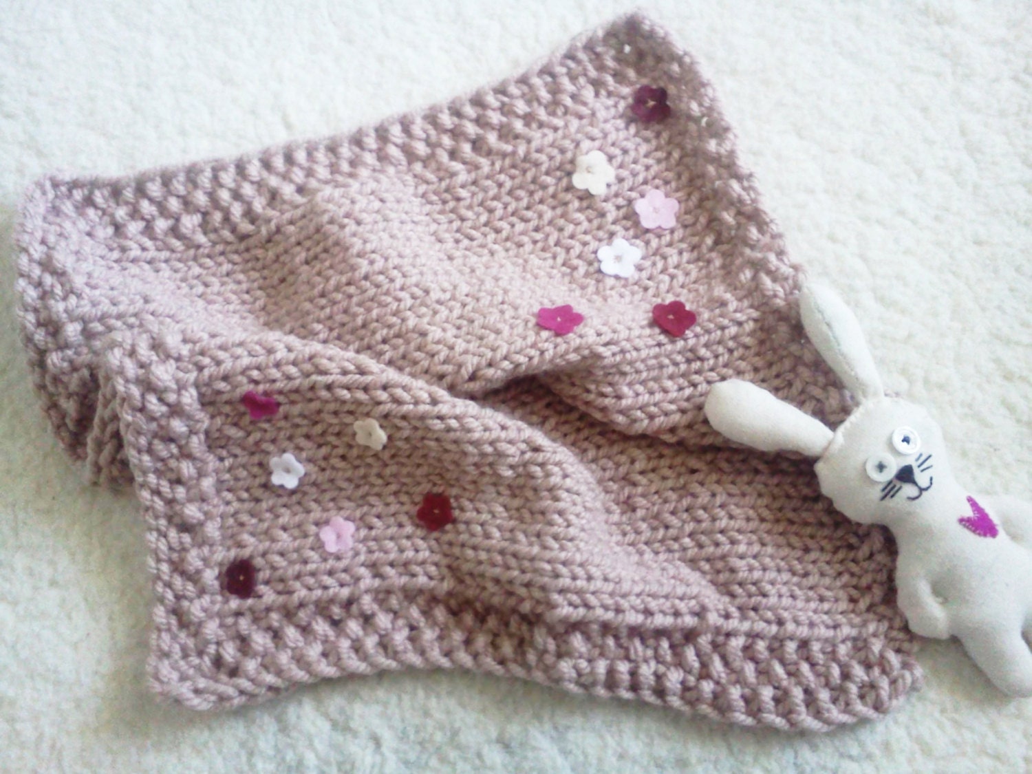 Free Shipping Hand Knit Mini Blanket, Newborn Photo Prop, Felt Flowers Applique, Knitted Baby Blanket, Etsy Kids - ZucchiniIsland
