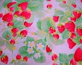 Strawberry Print Fabric, Fruit Market by Hoffman, Sewing Notions, Quilting Supplies, Home Decor, Fabric, 2 yd Remnant, Red, Green