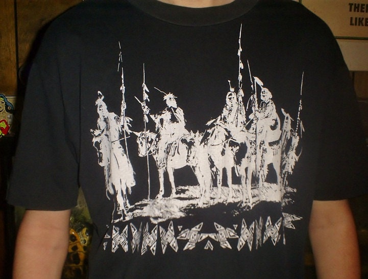 SALE VINTAGE t-shirt Lg Native American Warriors on Horses image Geometric pattern Indian