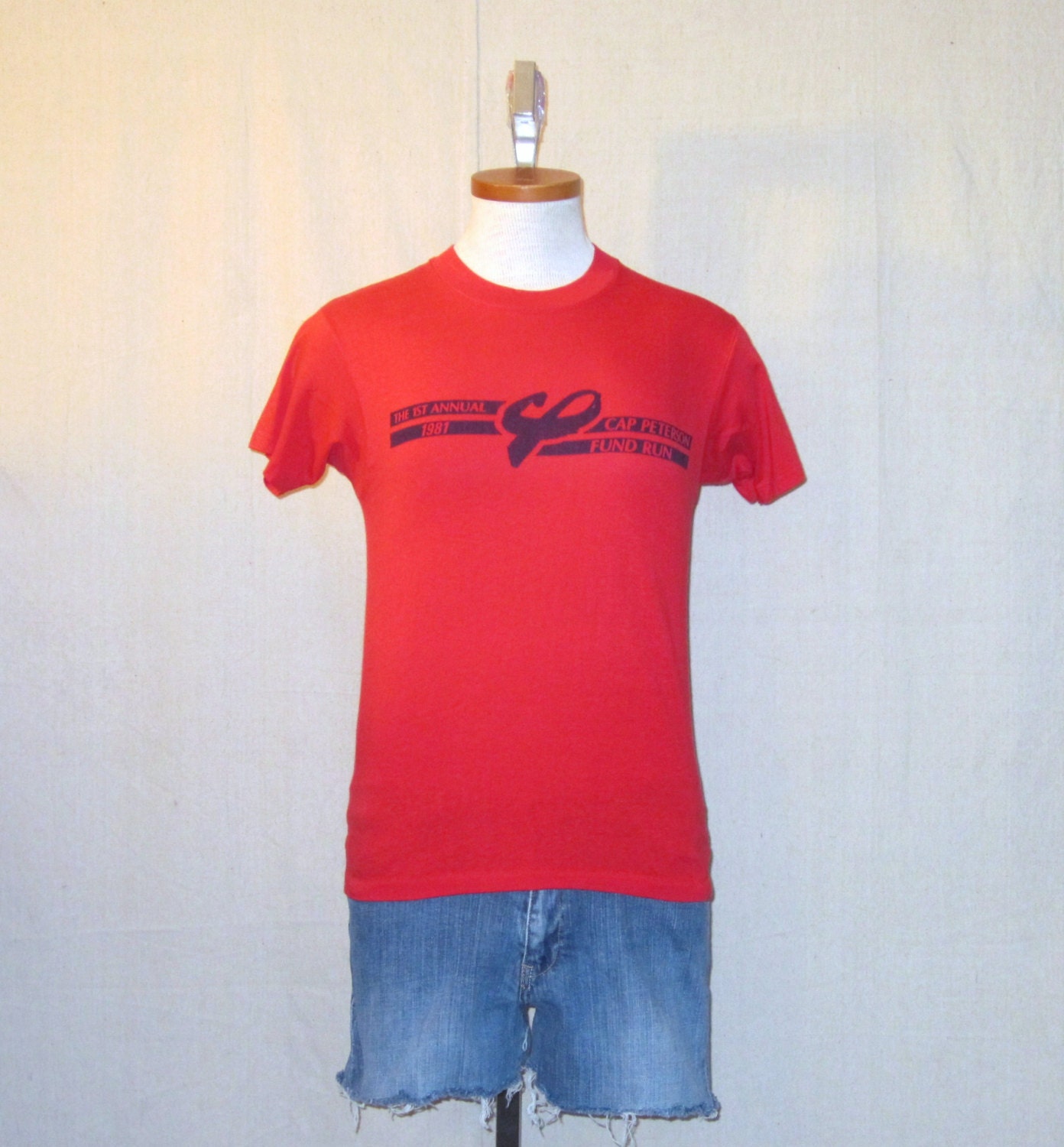 Vintage 1981 FUNDRAISER RUN GRAPHIC Buttery Soft Coke Red Small Thin Hanes 50/50 T-Shirt