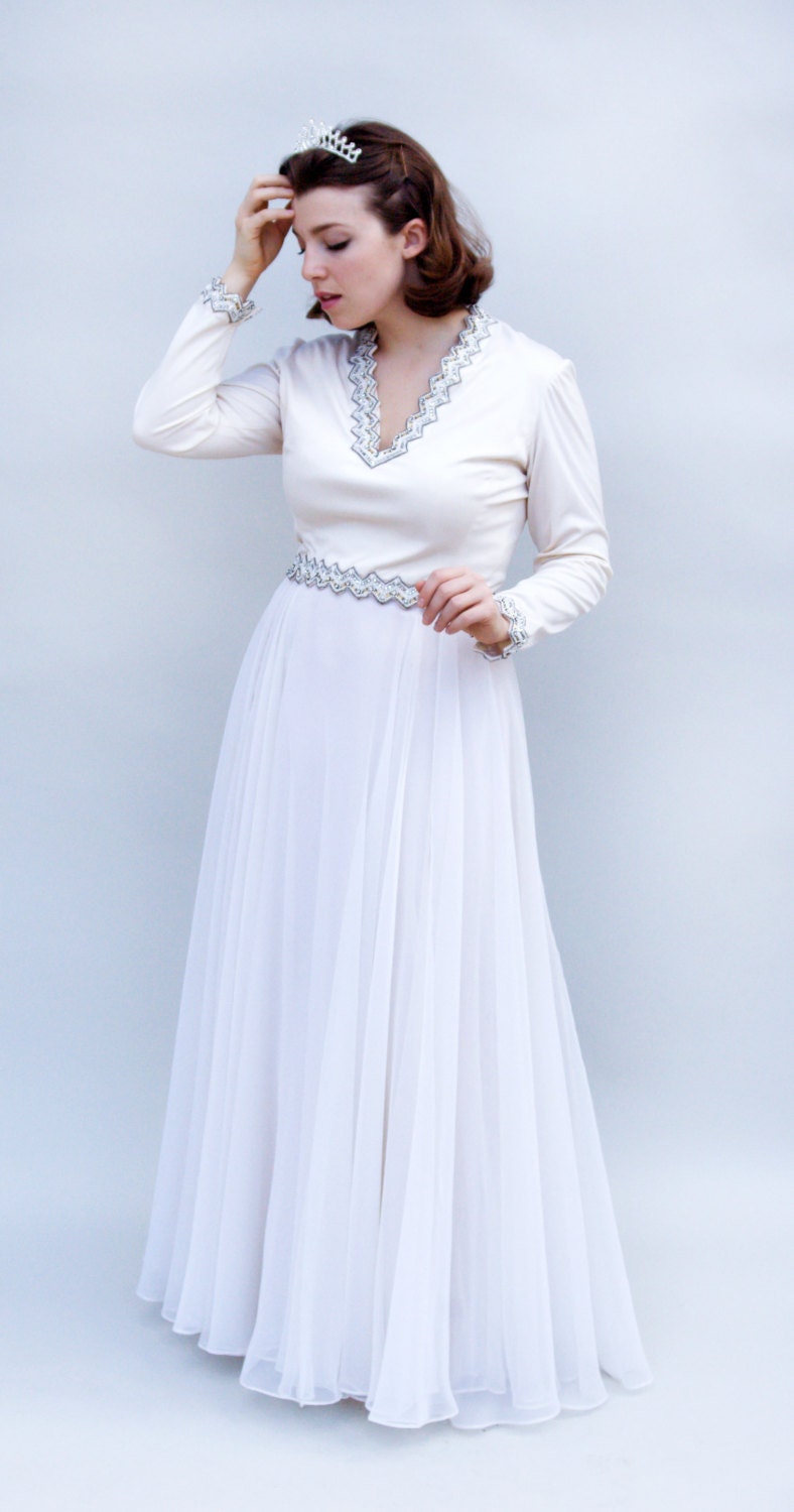 Vintage 1960s Wedding Dress - Queen Frostine - Sixties Custom Made Couture White Long Sleeved Chiffon Wedding Dress