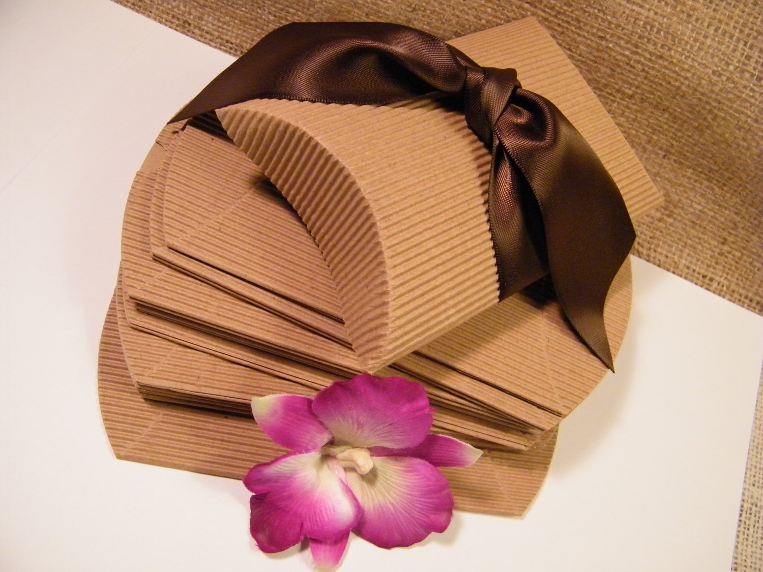 25 Corrugated KRAFT Pillow Boxes - Favor Boxes - Party Supplies - DIY Wedding favors - Gift Wrap Idea - 3 7/8" x 1 3/8" x 3 7/8 - Item 1A