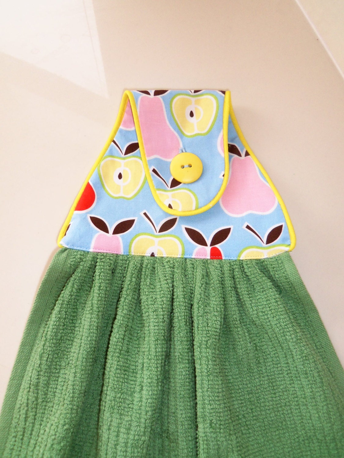 Apples and Pears on Sage Green Hanging Kitchen Bar Dish Hand Towel - HT299