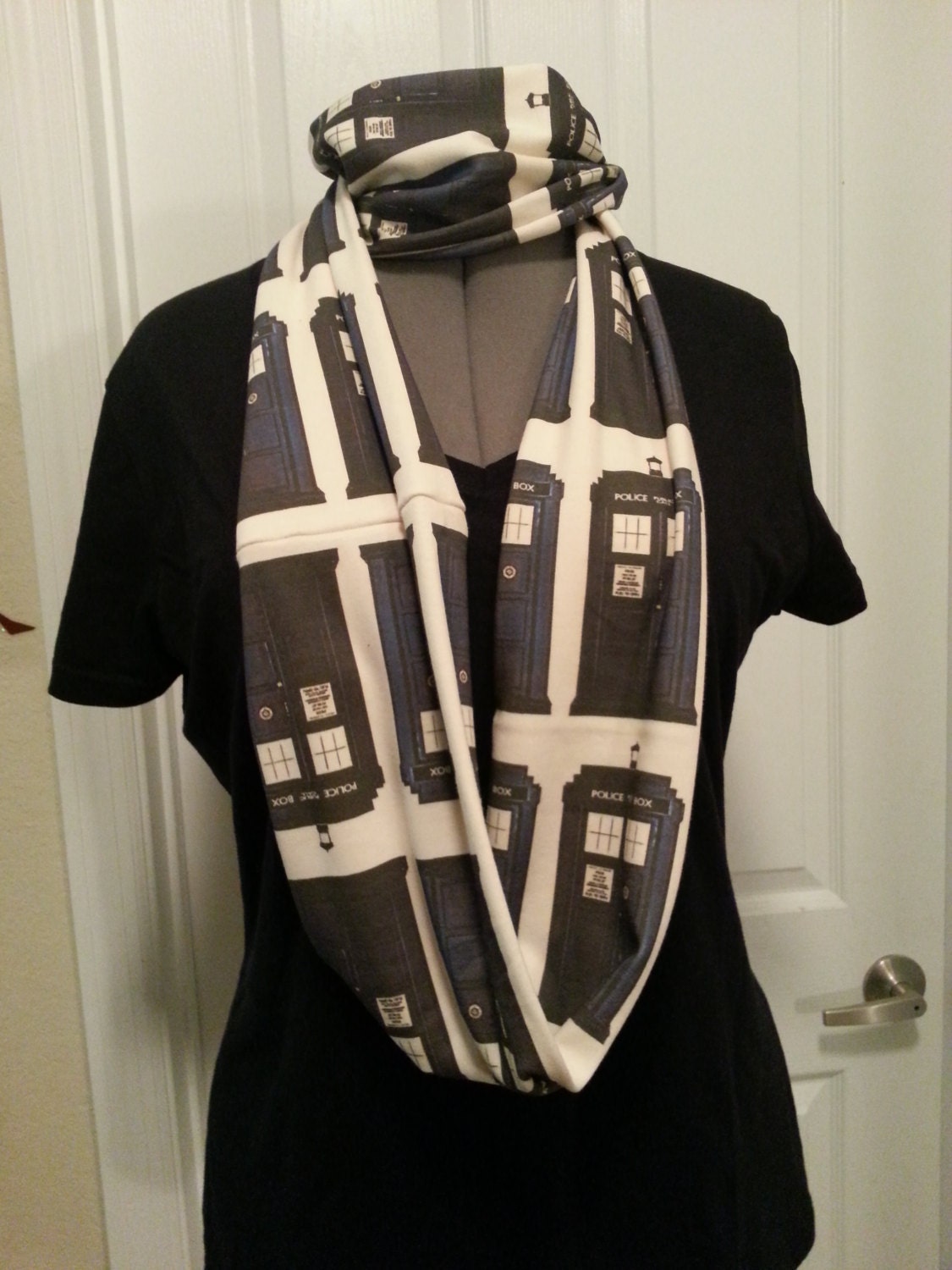 Doctor Who TARDIS Infinity KNIT scarf - made to order