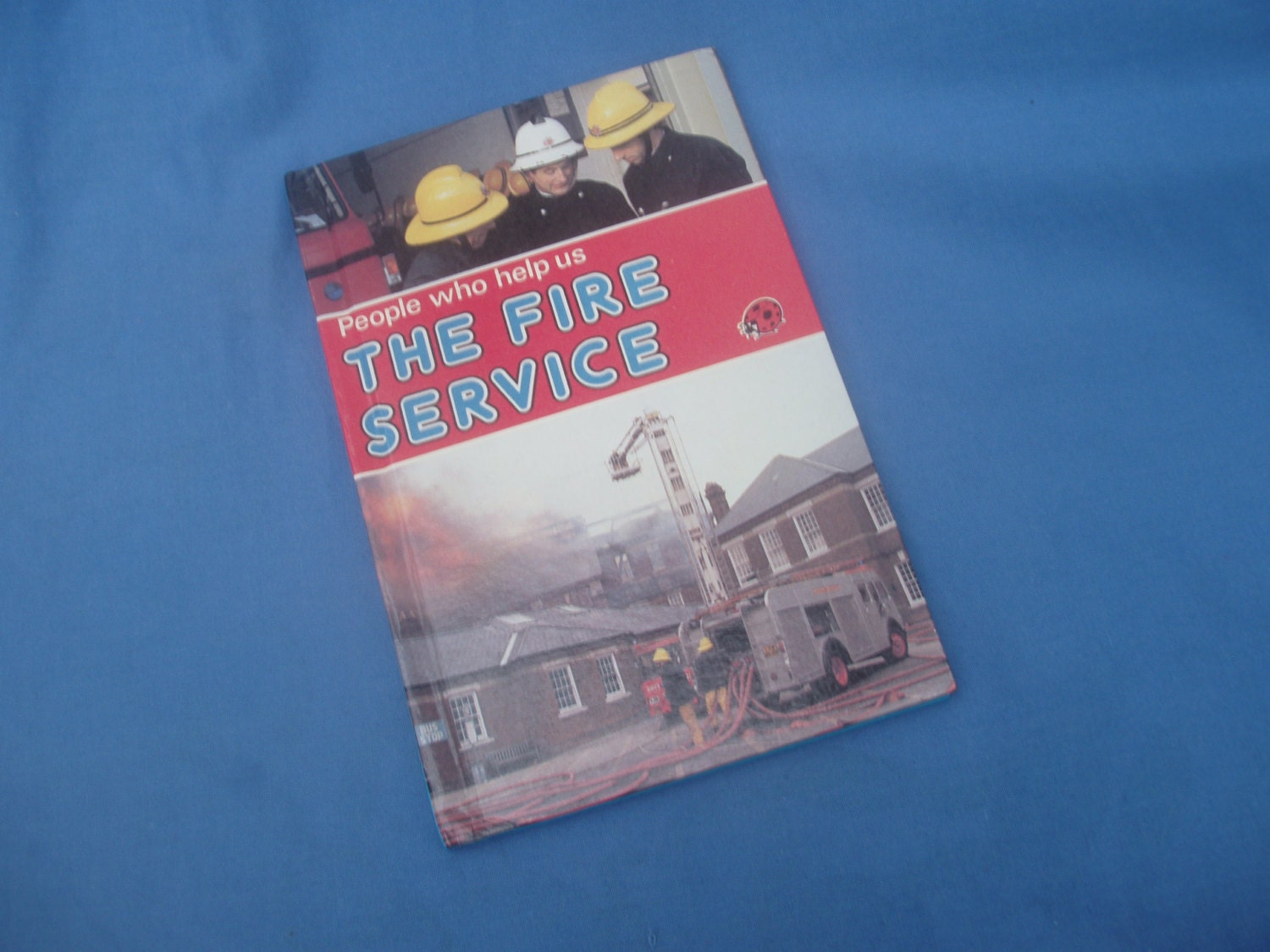 Vintage Ladybird Book The Fire Service - Series 822 - People Who Help Us - 1st Edition 1982 Glossy Covers
