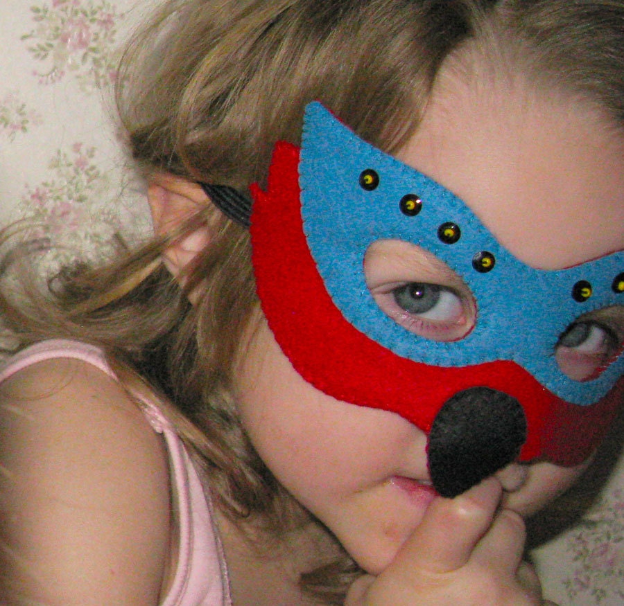 Parrot Felt Mask for kids - Red - Childrens carnival animal costume - for boys girls - bird Dress Up play accessory - Theatre roleplay
